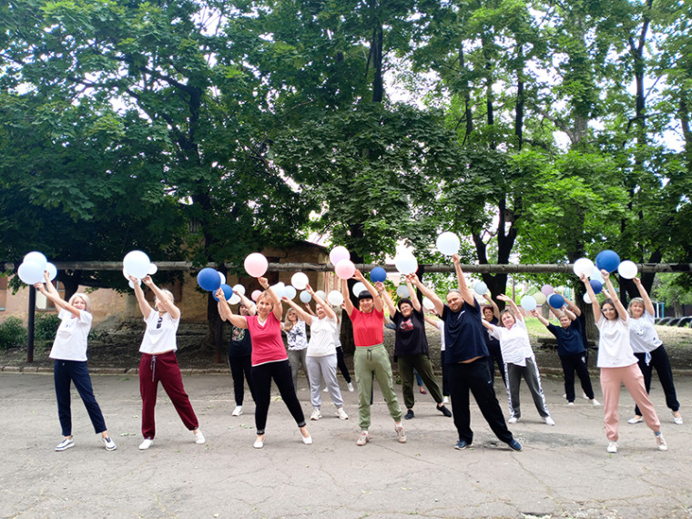 Флешмоб "На зарядку становись!".